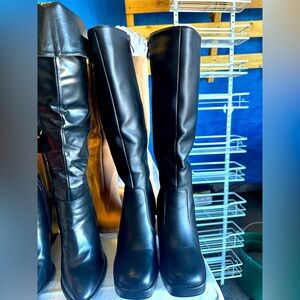 Black boots size 7